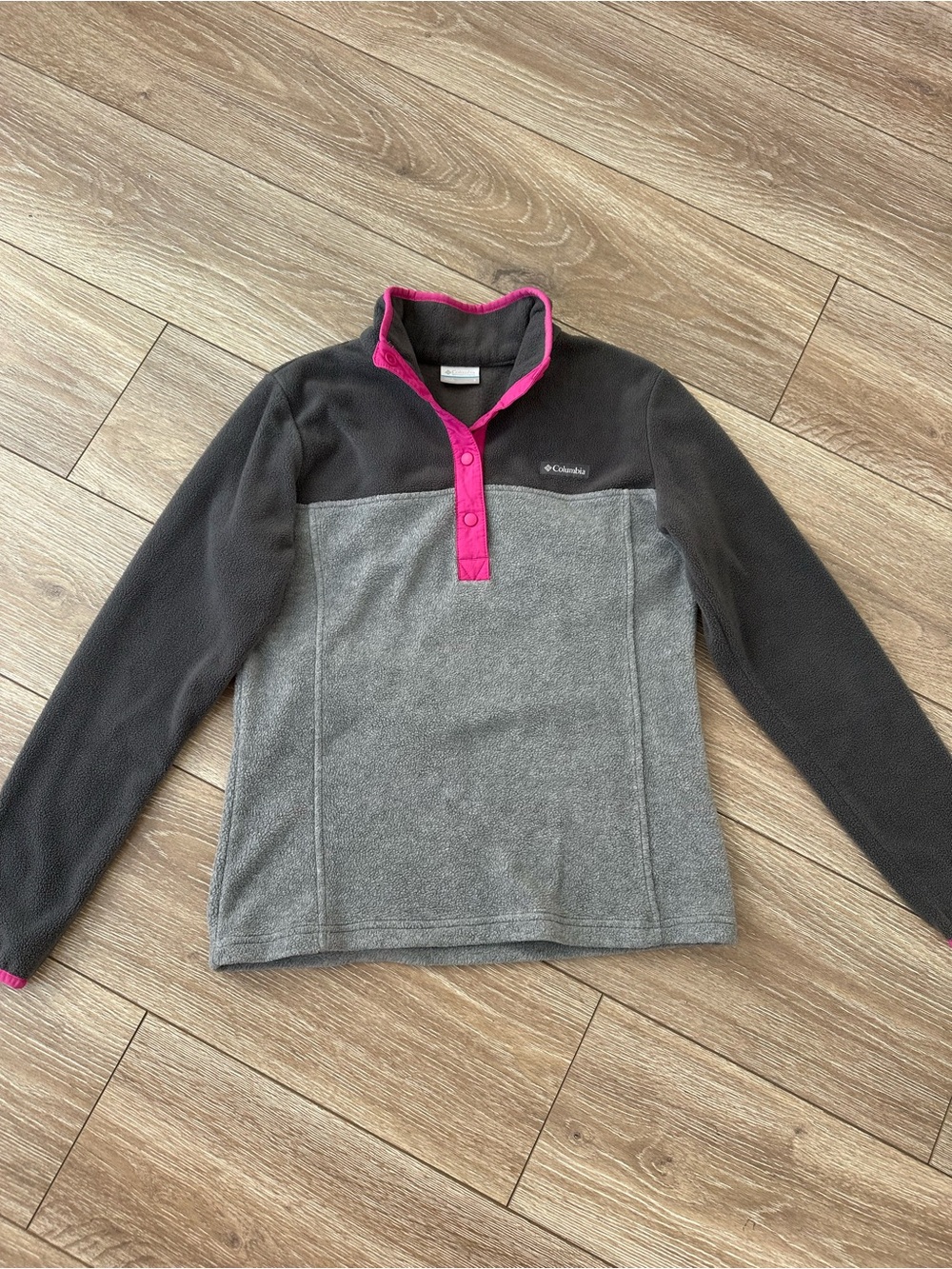 Columbia Women's Gray and Dark Gray Fleece Pullover with Pink Trim Size S